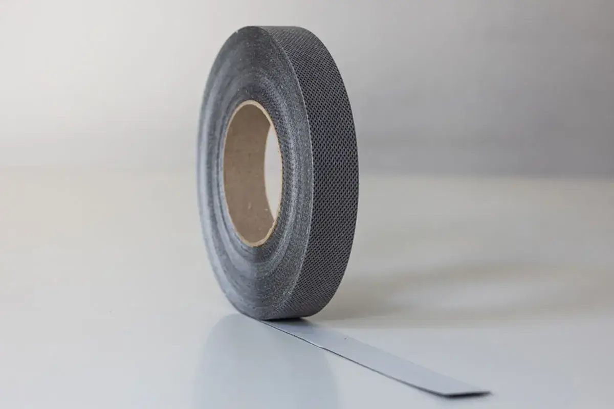 Skuteczne sposoby na uszczelnienie poliwęglanu – uniknij problemów z wilgocią