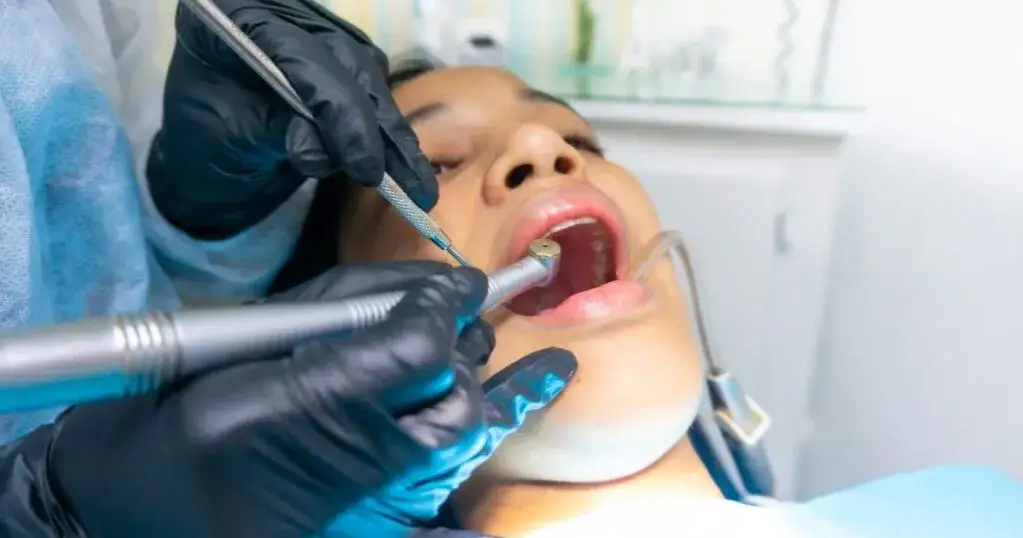 Dentysta czy lekarz dentysta? Jaka jest różnica? Wyjaśniamy!