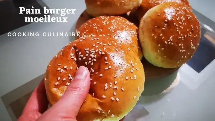Pains burger moelleux maison : le secret pour une mie divine et facile