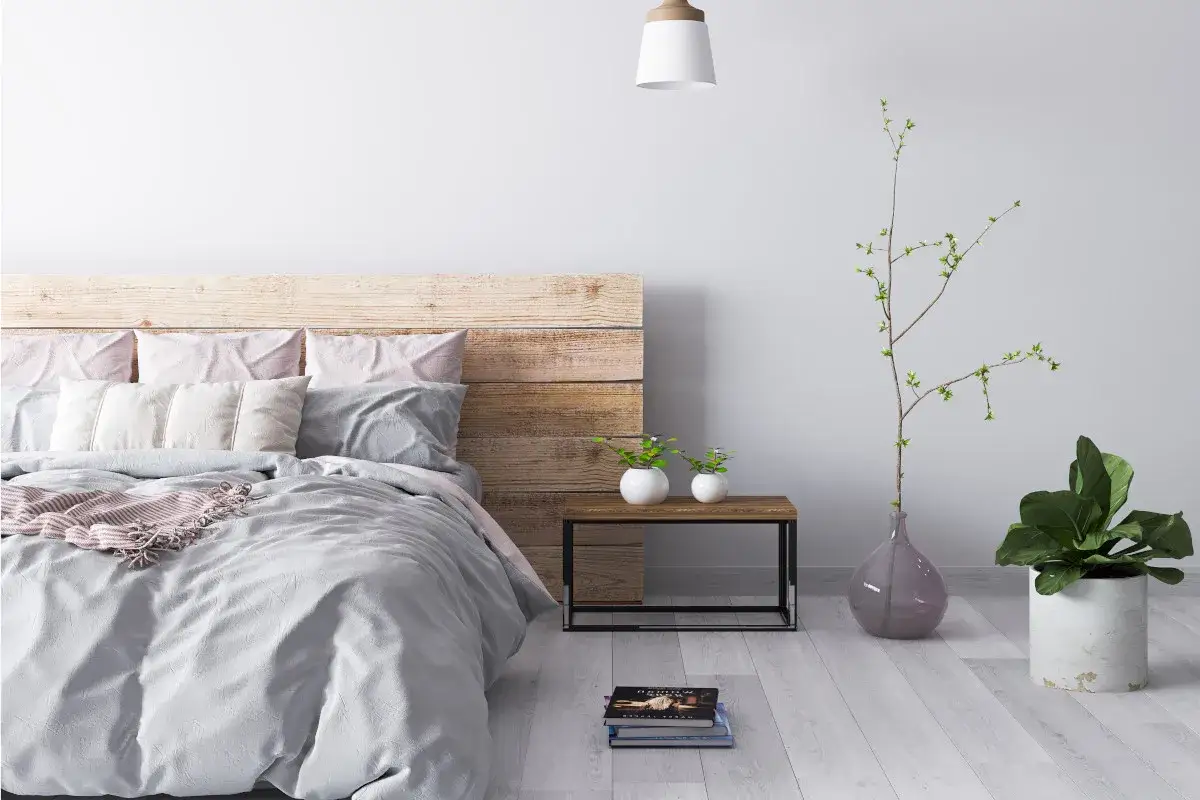 Co zamiast szafki nocnej? Kreatywne pomysły na stylową sypialnię