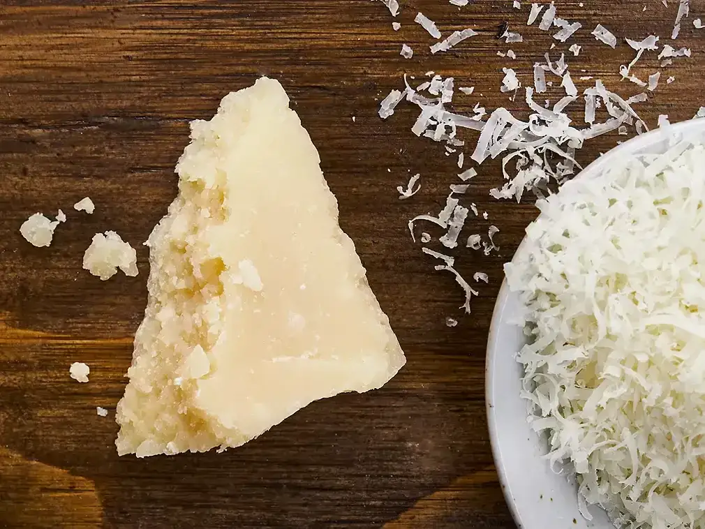 Gdzie kupić parmezan w proszku? Sprawdź najlepsze oferty online