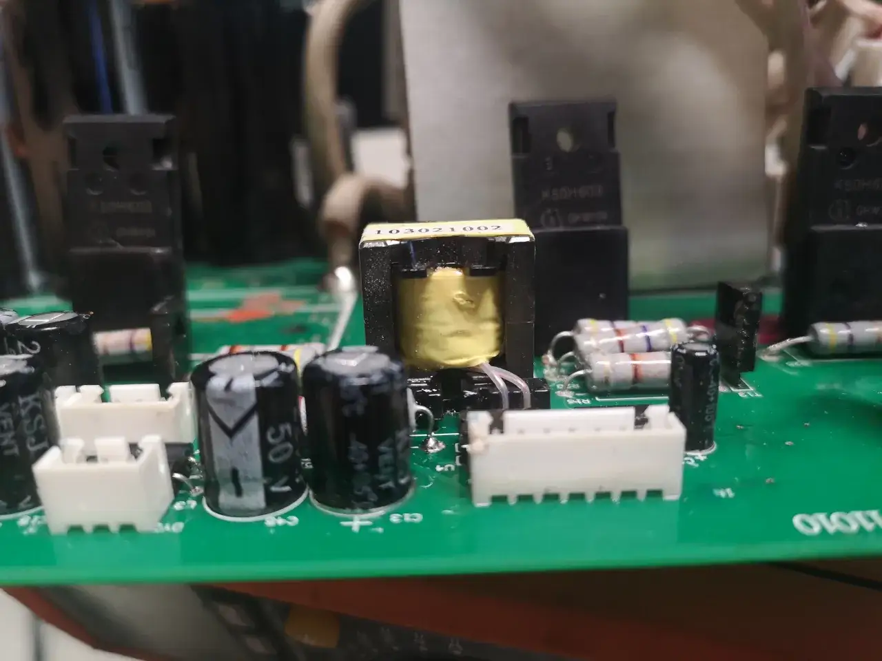 Partner się przegrzewa? Znajdź przekaźnik wentylatora i rozwiąż problem