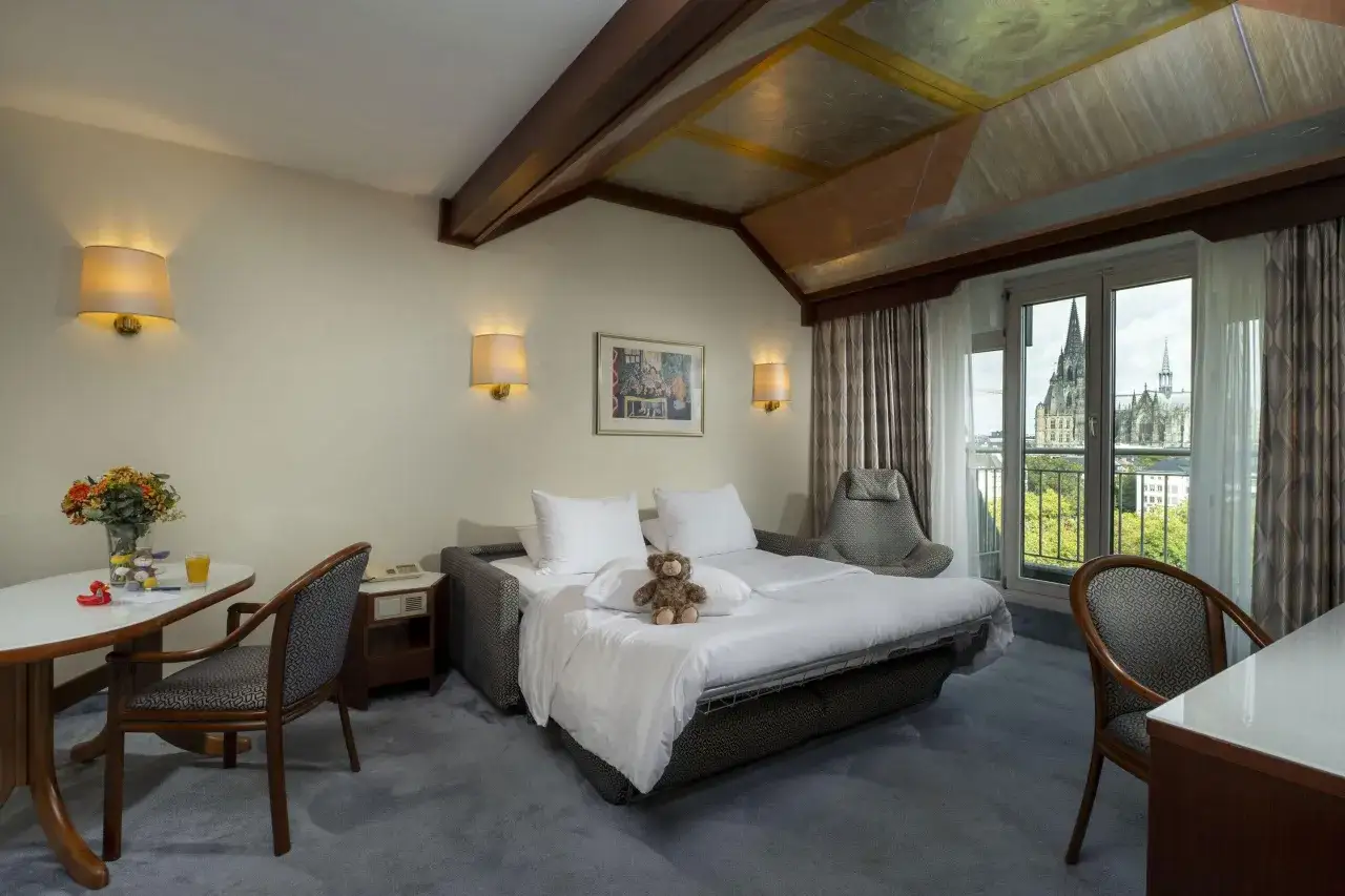 Maritim Hotel Köln: Zimmer, Lage, Ausstattung Lohnt es sich?