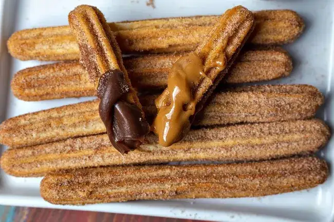 Domina los churros caseros: receta y trucos para un éxito crujiente