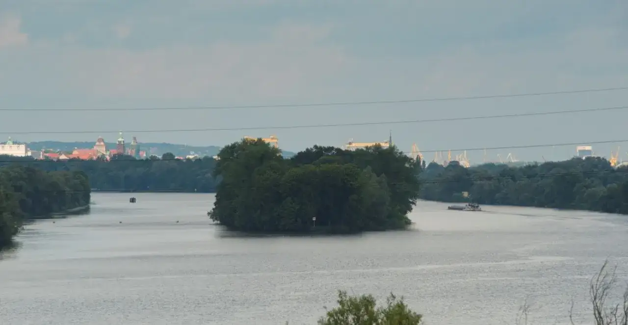 Do jakiego powiatu należy Szczecin? Zrozum jego unikalny status!