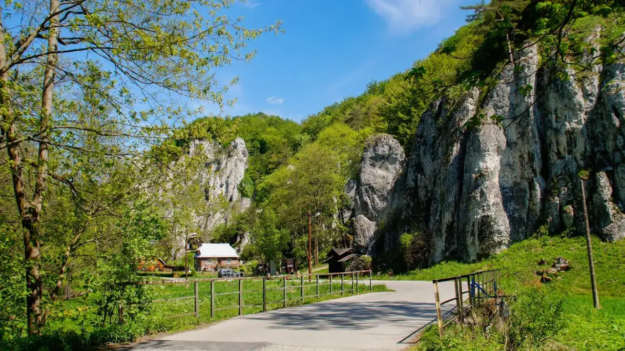 Ojcowski Park Narodowy: Co zobaczyć? Atrakcje, szlaki, porady