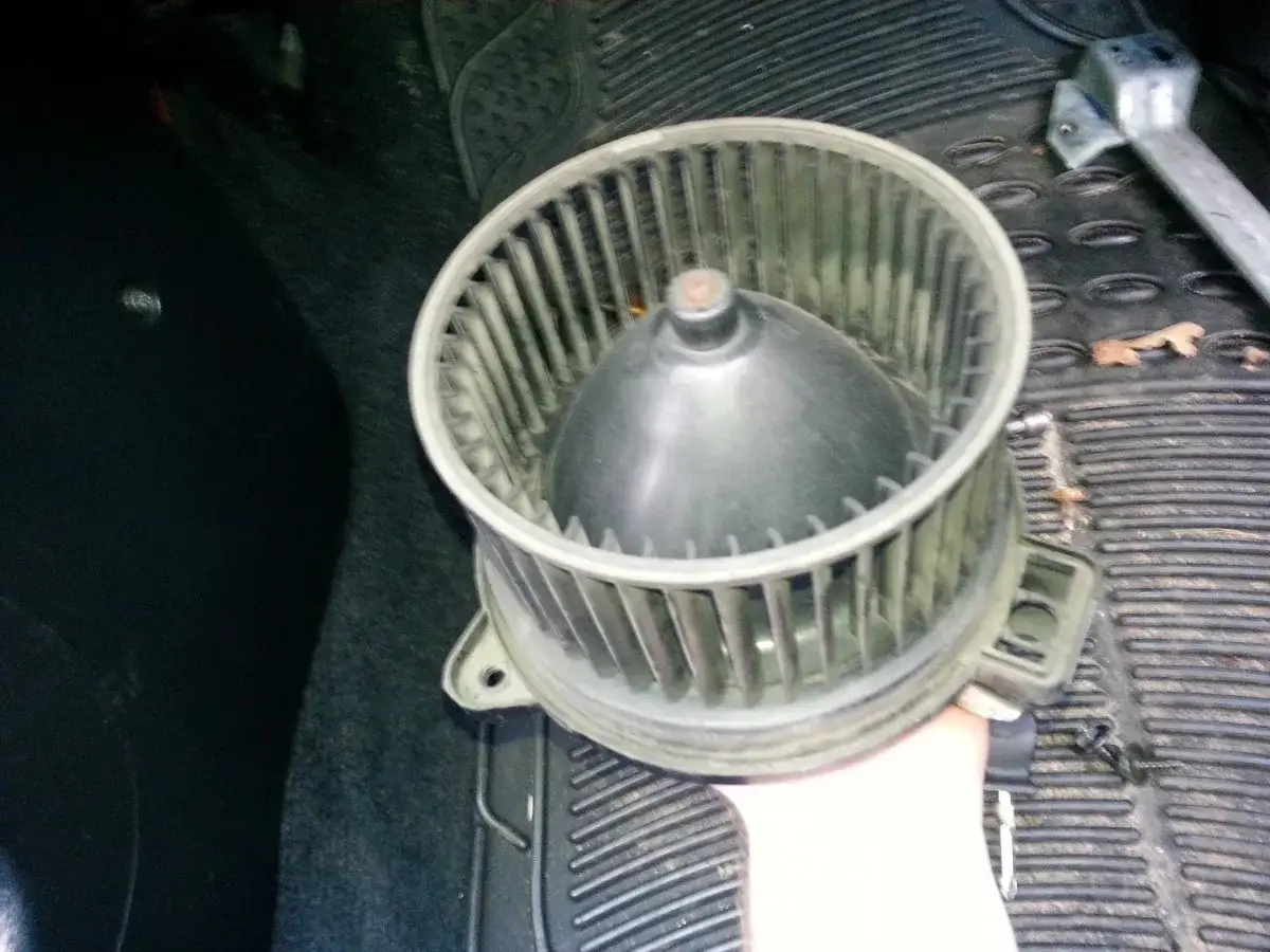 Gdzie jest rezystor dmuchawy Honda Civic VII - uniknij kosztownych napraw