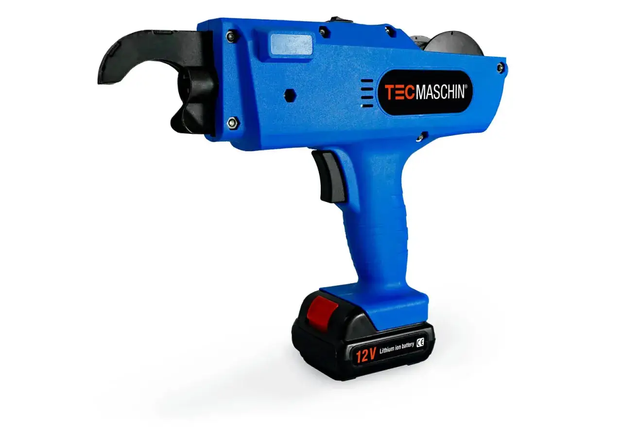 Niebieska, bezprzewodowa wiązarka do zbrojenia TECMASCHIN zasilana akumulatorem 12V.