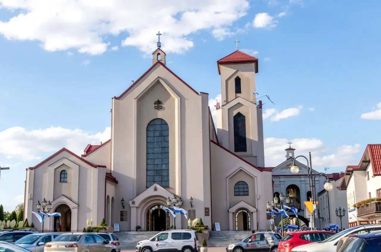 Sanktuarium w Skarżysku-Kamiennej: Historia i praktyczne informacje