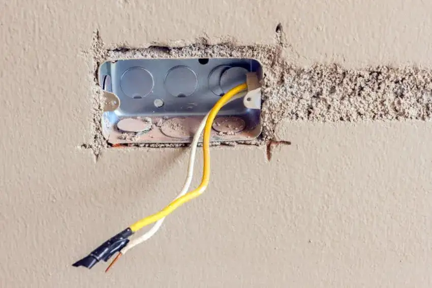 Jak znaleźć kable w ścianie? Skuteczne metody i narzędzia, które działają