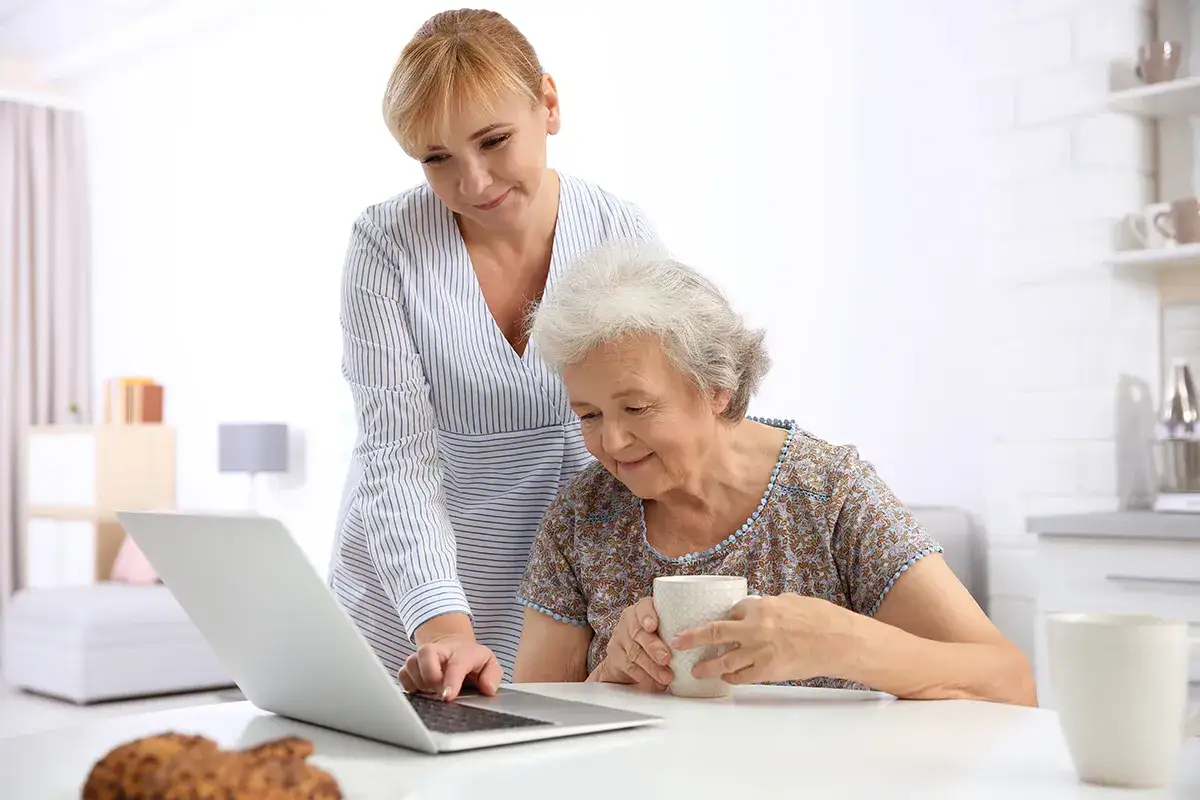 Halucynacje u seniora: Co robić, gdy widzi rzeczy, których nie ma?