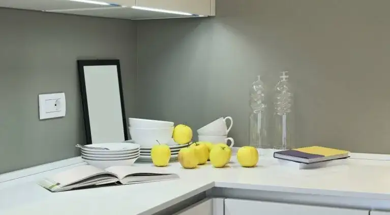 Jak tanio zrobić blat kuchenny i uniknąć drogich błędów