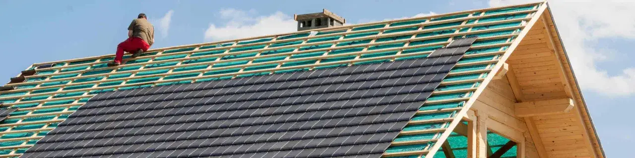 Ile kosztuje nowy dach? Poznaj ukryte koszty i oszczędności