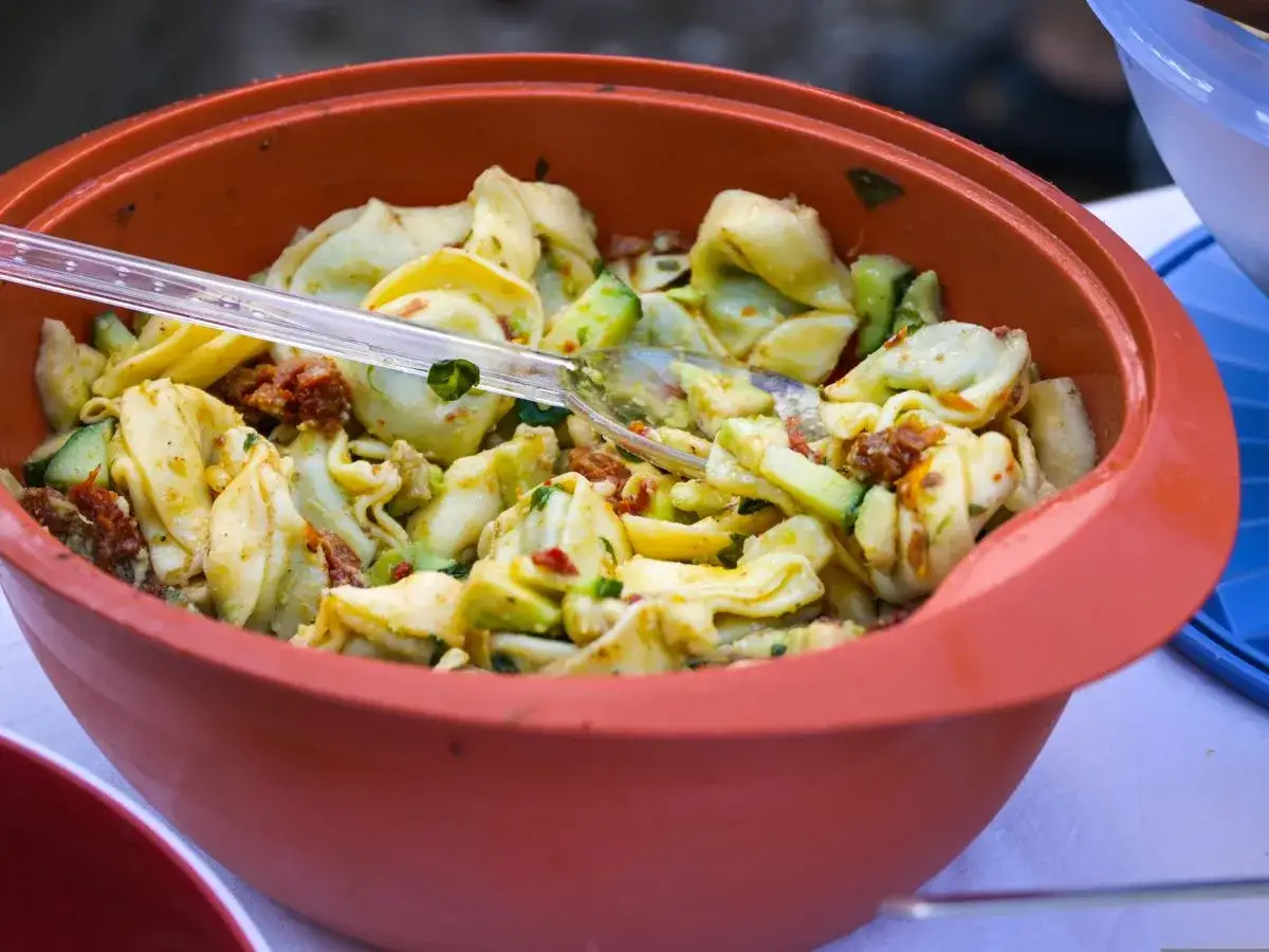 Idealne tortellini do sałatki? Wybierz smak i rozmiar jak ekspert!