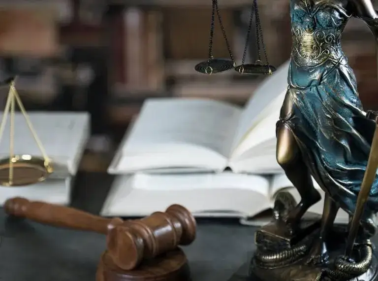 Dlaczego kredyt we frankach się opłaca? Odkryj ukryte korzyści i ryzyka