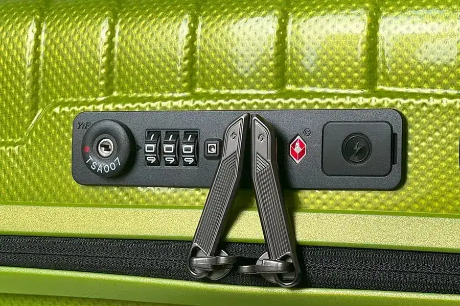 Jak zmienić kod w walizce Lasocki i uniknąć problemów z bezpieczeństwem