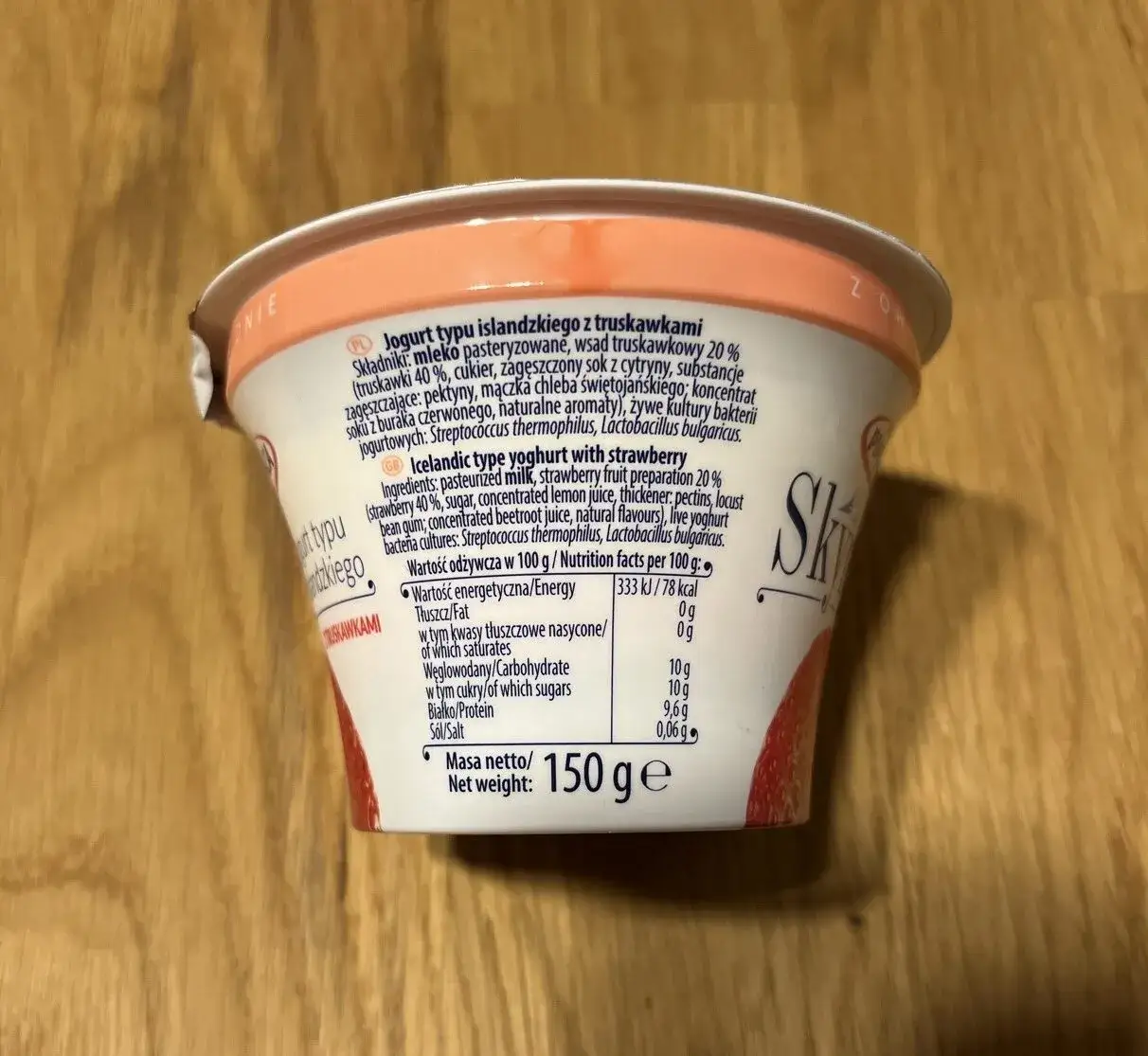 Ile kcal ma skyr truskawkowy? Sprawdź kaloryczność różnych marek