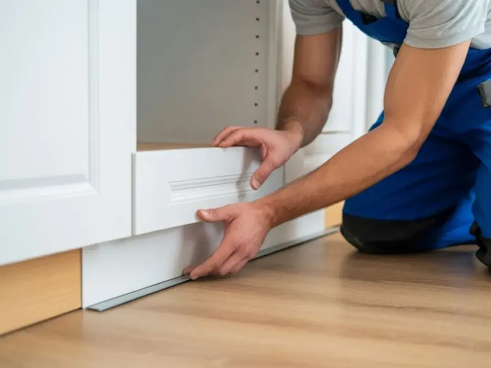 Cokoły kuchenne: montaż krok po kroku. Uniknij błędów, zyskaj styl!