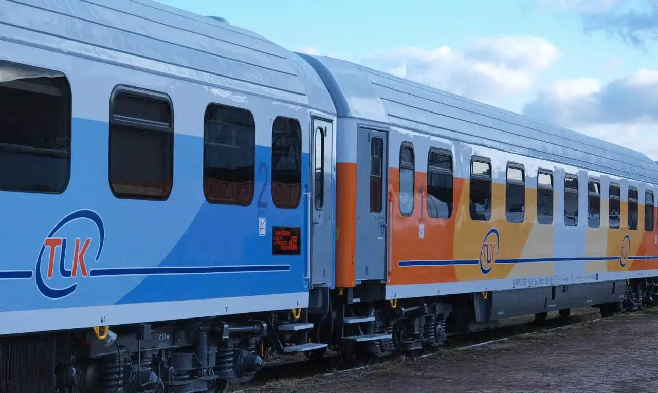 TLK: Co to znaczy? Poznaj standard, porównaj z IC i oszczędź!