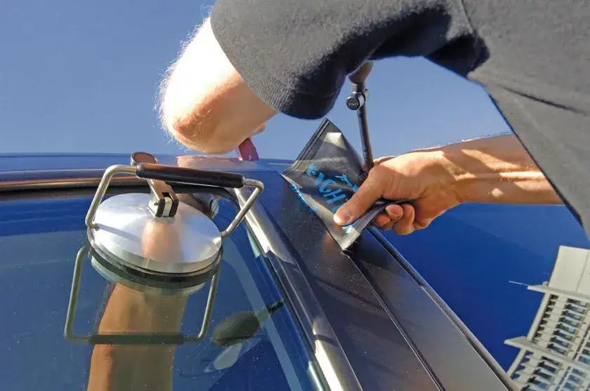 Jak otworzyć auto bez kluczyka - skuteczne metody i porady