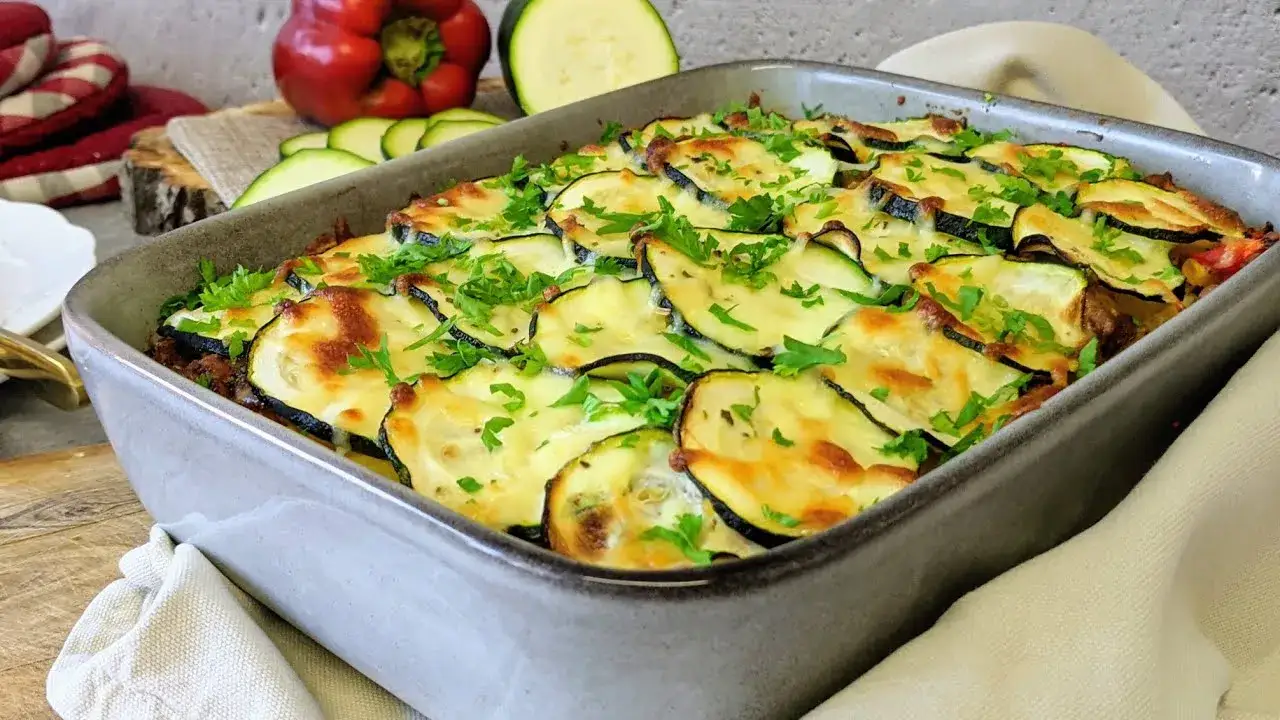 Prosta i smaczna zapiekanka ziemniaczana z kurczakiem na obiad