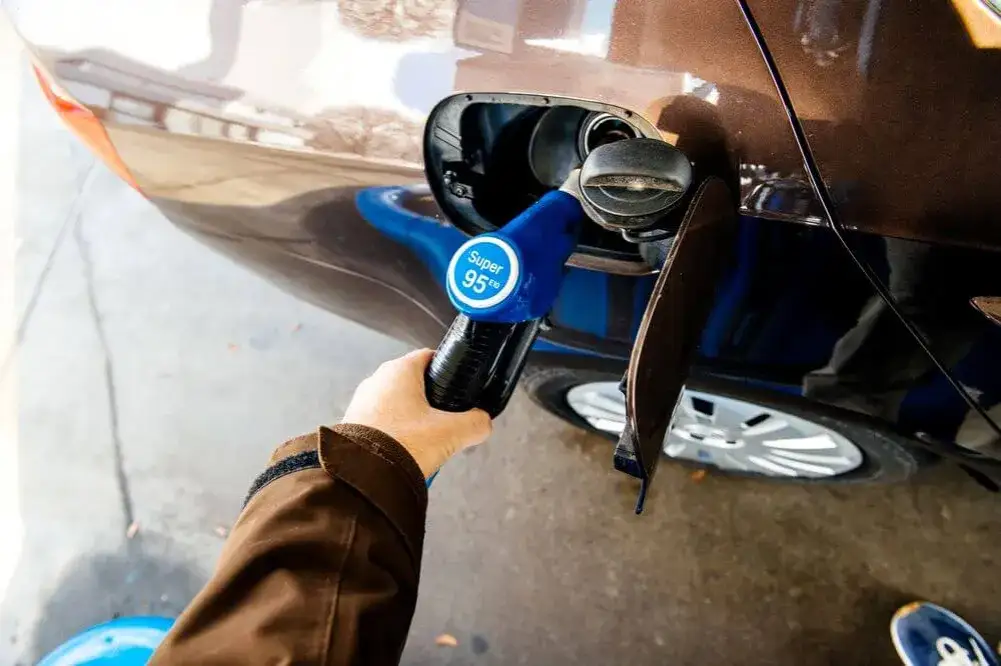 E10 jakie samochody - uniknij problemów z niewłaściwymi modelami