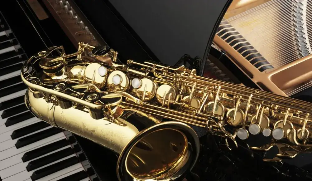 Jak wybrać idealny saksofon prosty? 5 rzeczy, na które musisz uważać