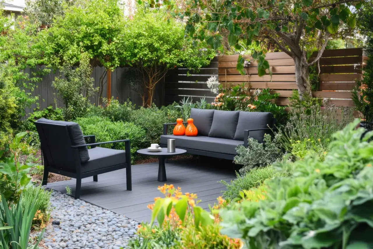 Jak ogrodzić ogródek w bloku? Pełny poradnik i koszty