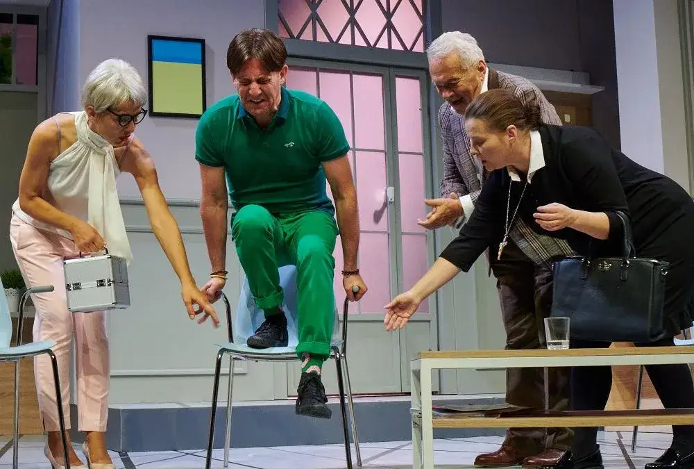 Ile trwa spektakl Nerwica natręctw? Sprawdź czas trwania przedstawienia