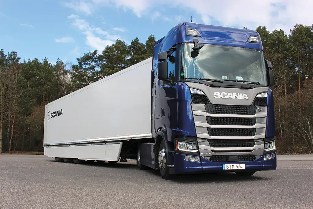 Ile oleju do silnika Scania R450? Sprawdź, aby uniknąć kosztów