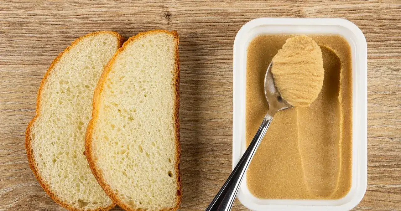 Czy koty mogą jeść masło orzechowe? Sprawdź ryzyko dla zdrowia