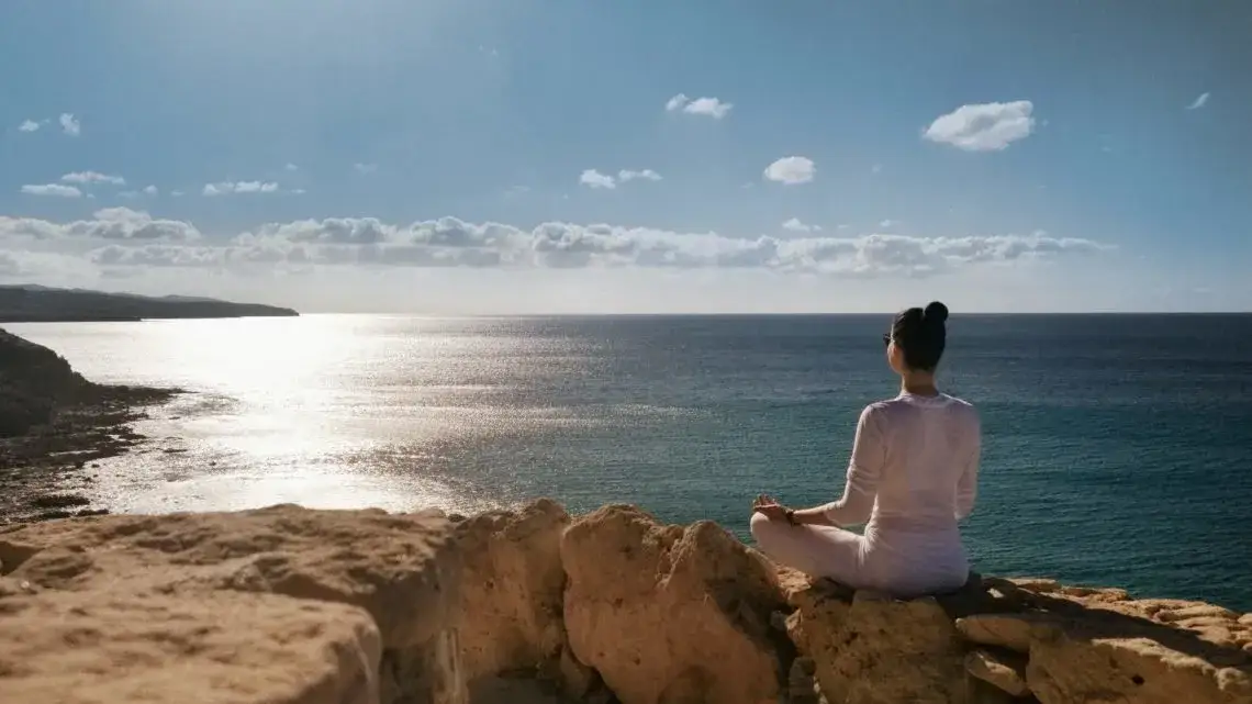 Jak wejść w stan medytacji: proste techniki dla każdego początkującego