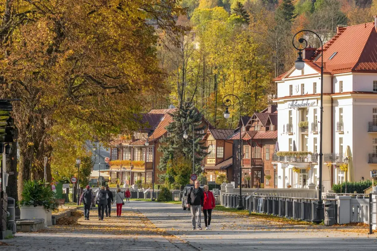 Polanica-Zdrój sanatoria: Przewodnik dla seniorów. NFZ, ceny, opinie