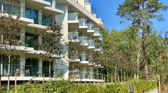 Aparthotel czy hotel? Wybierz idealny nocleg i nie przepłacaj!