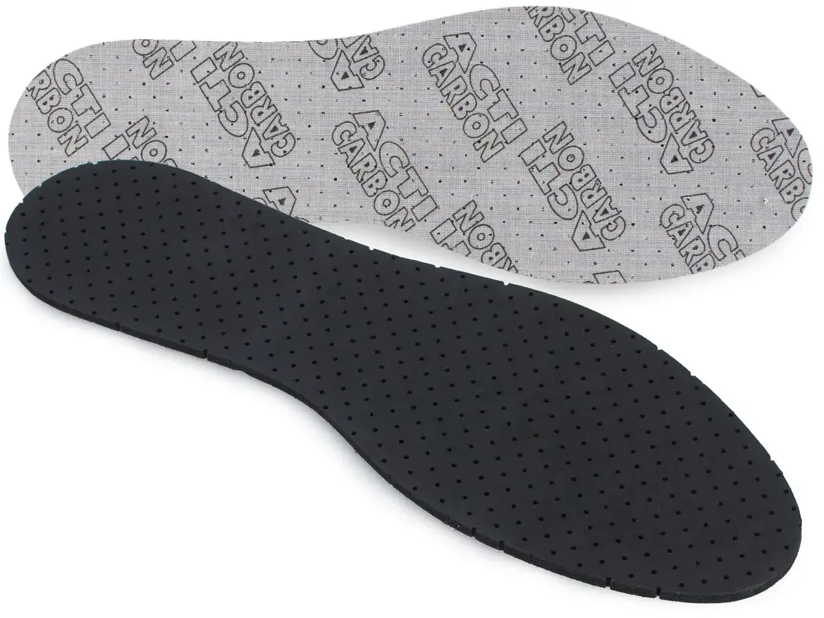 Jakie wkładki do butów przeciwpotne pomogą w walce z nieprzyjemnym zapachem?