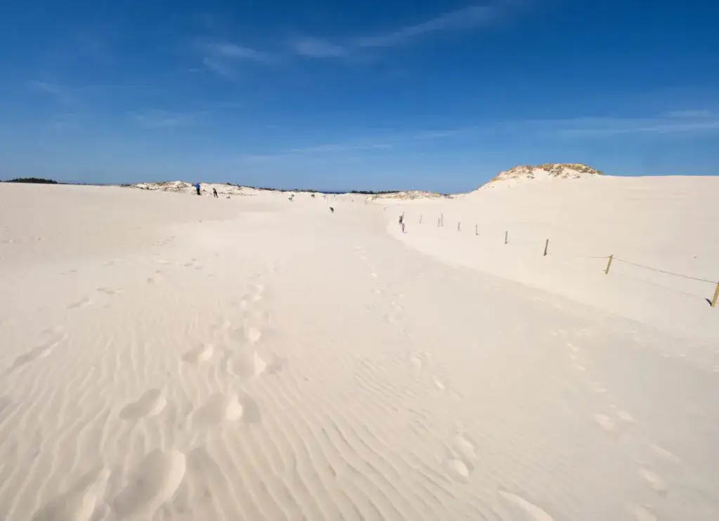 Jak dostać się na wydmy w Łebie - proste sposoby i wskazówki