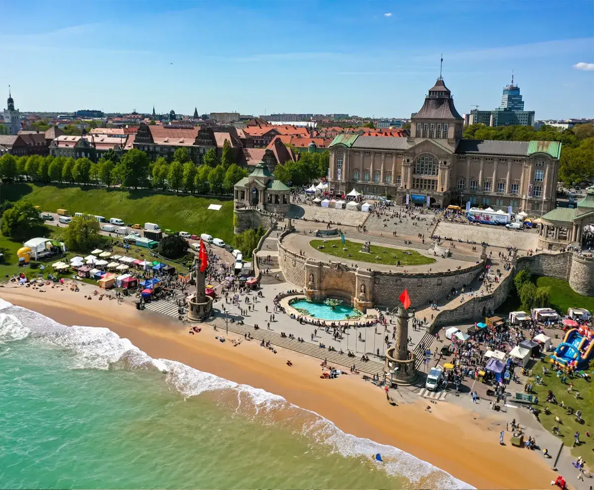 Szczecin nad morzem? Obalamy mit! Prawda o Bałtyku i porcie