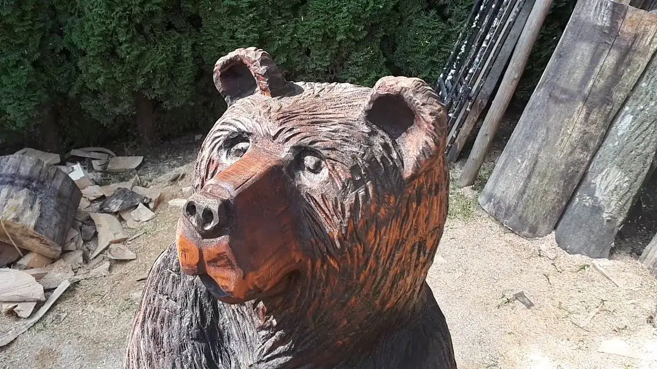 Rzeźba niedźwiedzia: odkryj ich znaczenie i najciekawsze przykłady