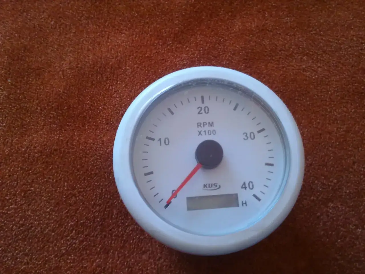 Licznik motogodzin do alternatora: Podłącz sam, nawet bez "W"!