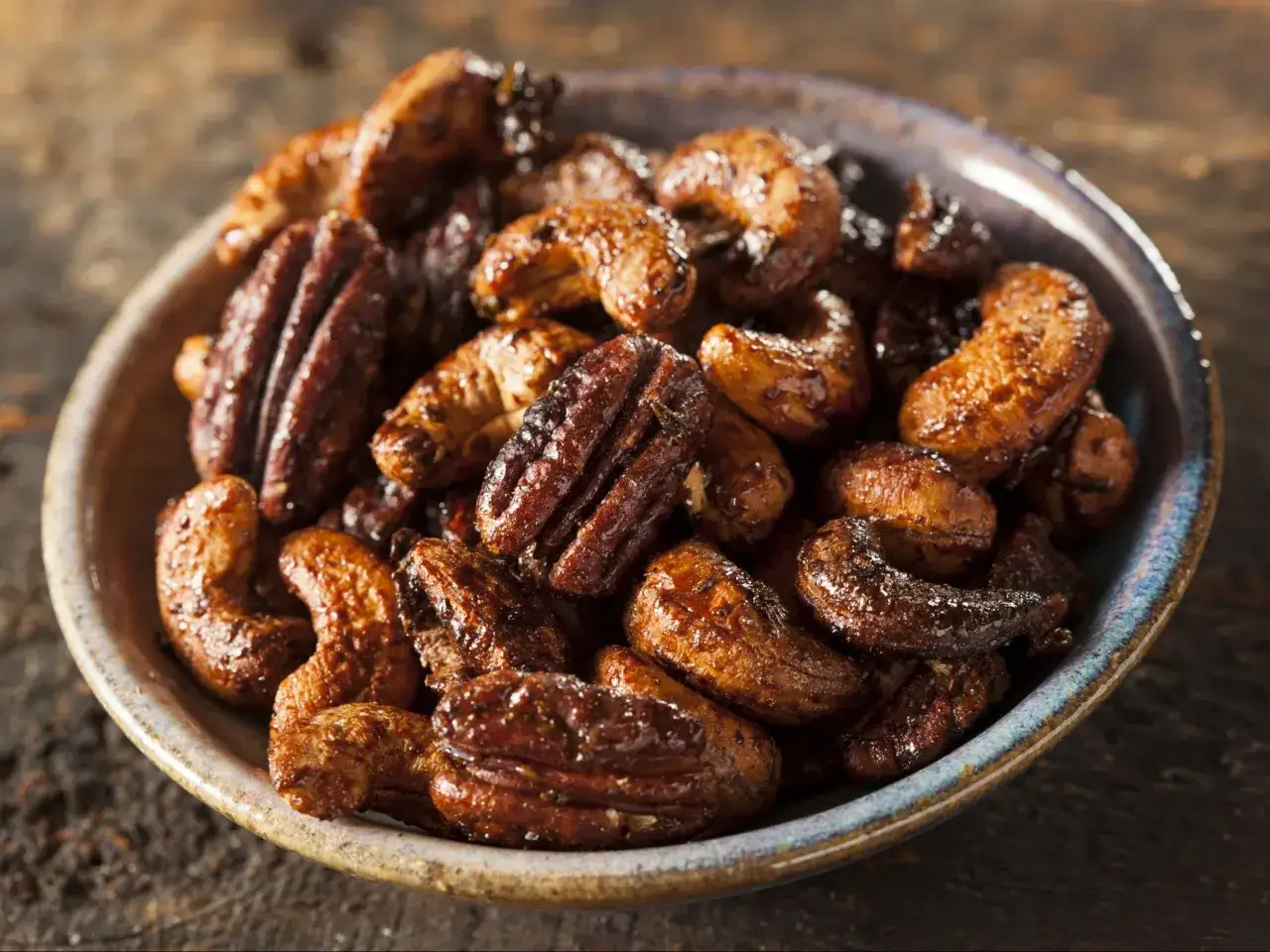 Jak uprażyć orzechy na patelni, aby zachować ich smak i chrupkość