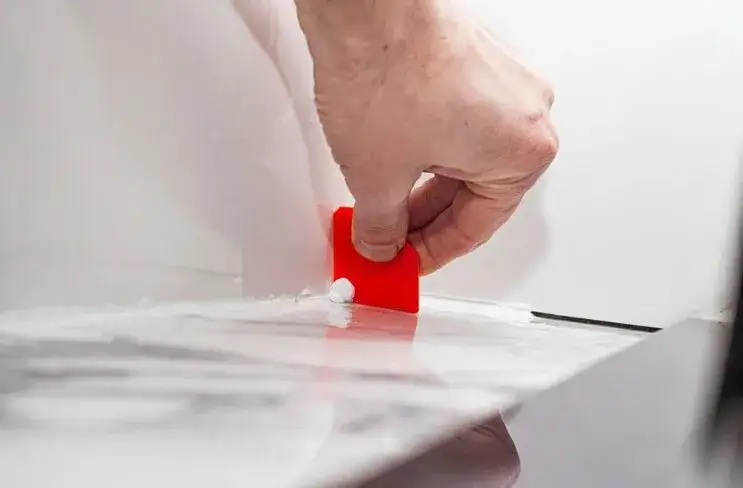 Silikonowanie kabiny prysznicowej: Krok po kroku, bez błędów i pleśni