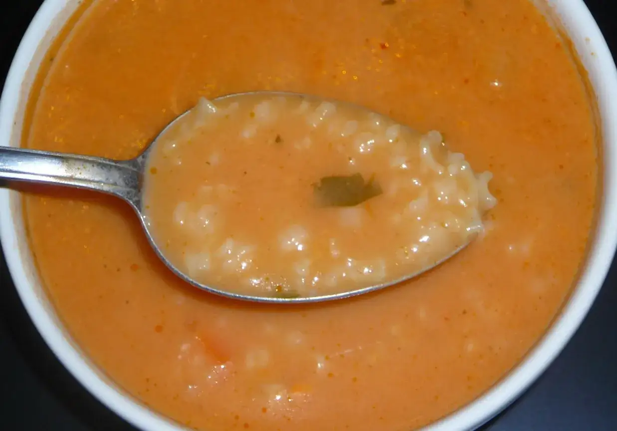 Ile ryżu na 4 litry zupy pomidorowej, aby uzyskać idealny smak?