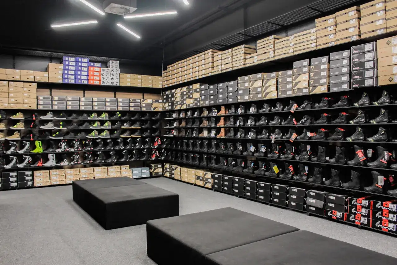 Jakie buty motocyklowe wybrać, aby zapewnić sobie bezpieczeństwo i komfort?