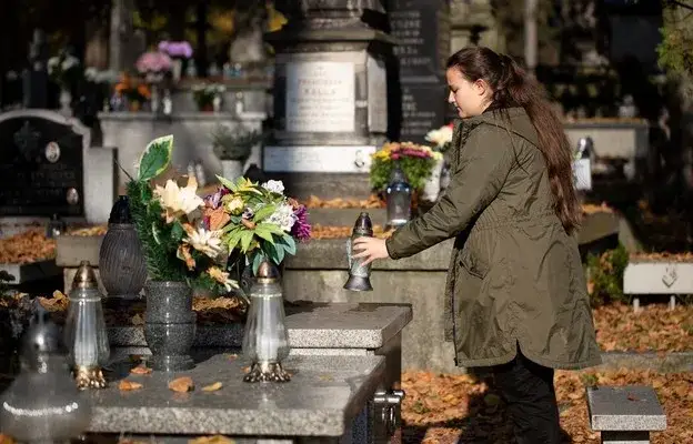 Jak modlitwa za zmarłego może przynieść ulgę duszy w czyśćcu