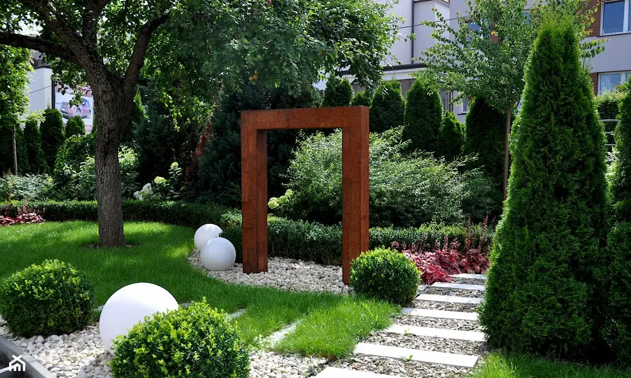 Ile kosztuje założenie ogrodu: poznaj realne ceny za aranżację zieleni