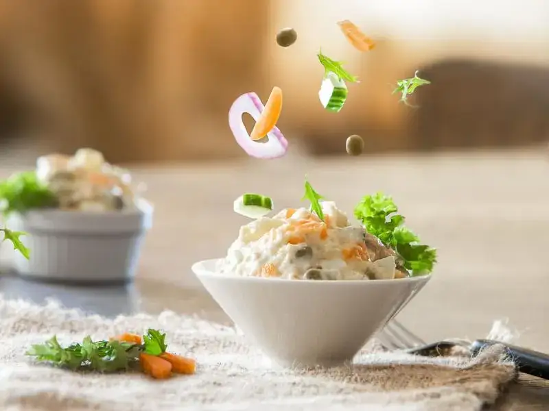 Czy można zamrozić sałatkę jarzynową? Co musisz wiedzieć przed mrożeniem