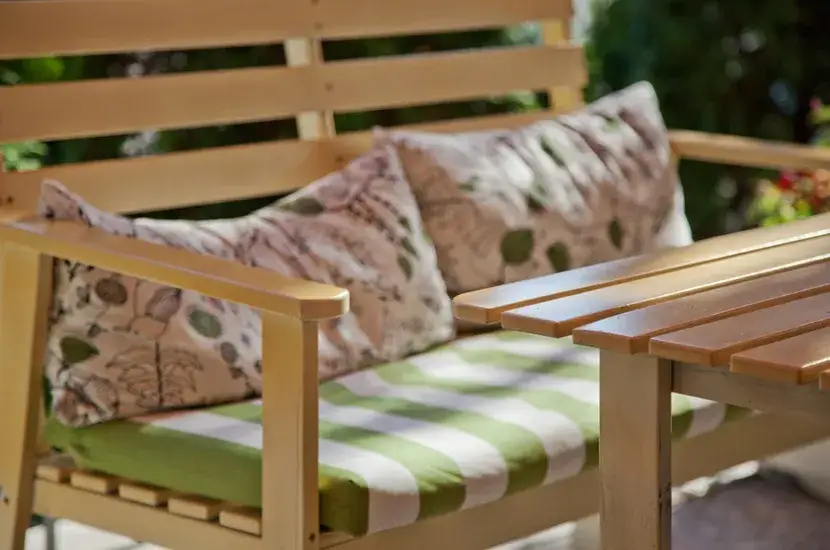 Jaką grubość pianki tapicerskiej na krzesła wybrać dla komfortu?