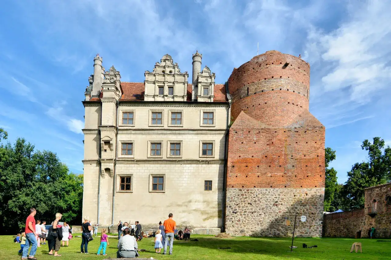 Pezino: Co warto zobaczyć i zwiedzić w miejscowości Pezino?