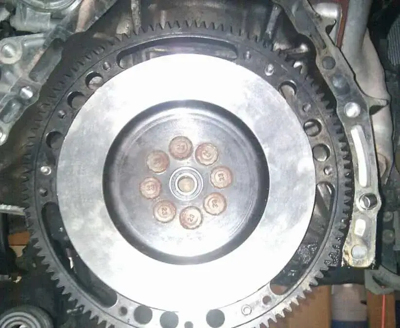 Objawy zużytego sprzęgła dwumasowego, które mogą zrujnować twój samochód