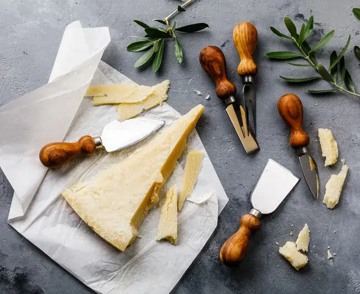Parmezan w ciąży: Bezpieczny wybór? Poznaj fakty.